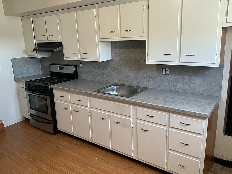 226 Livingston St #2 — Photo 9