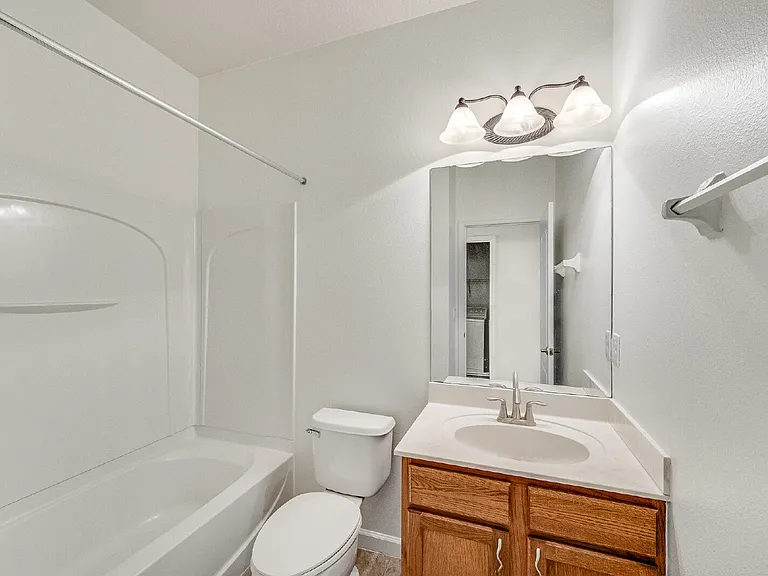 733 Ventura Dr — Photo 26