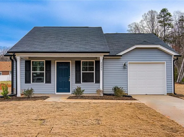 2308 Kaywood Ln, Winston Salem, NC 27103