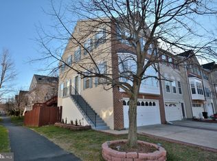 6633 Creek Point Way, Alexandria, VA 22315