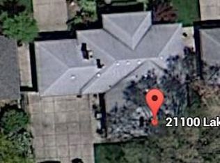 21100 Lakeland St, Saint Clair Shores, MI 48081