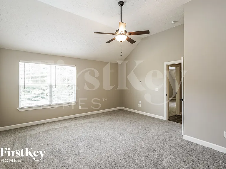 6935 Calderwood Dr — Photo 10