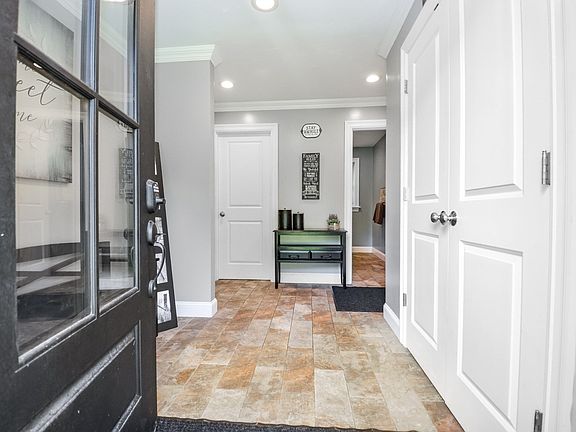 5th image of 529 East St