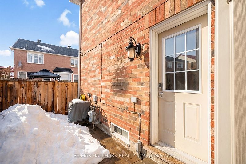 Toronto House for rent - 4 Bedrooms — photo 28
