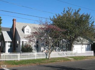 80 Hunyadi Ave, Fairfield, CT 06824