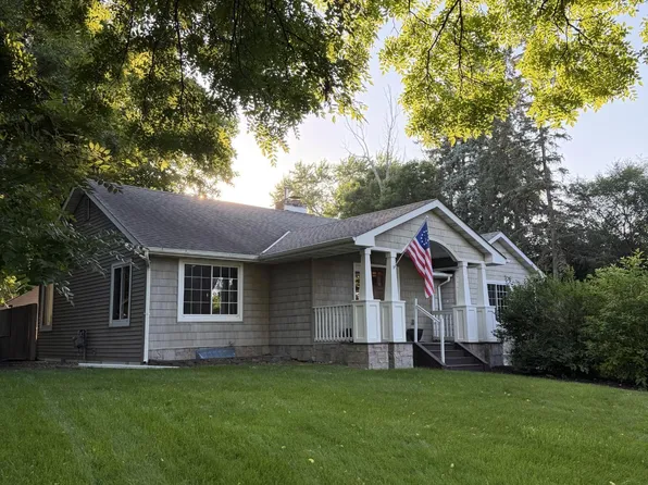 5112 Willow Ln, Minnetonka, MN 55345
