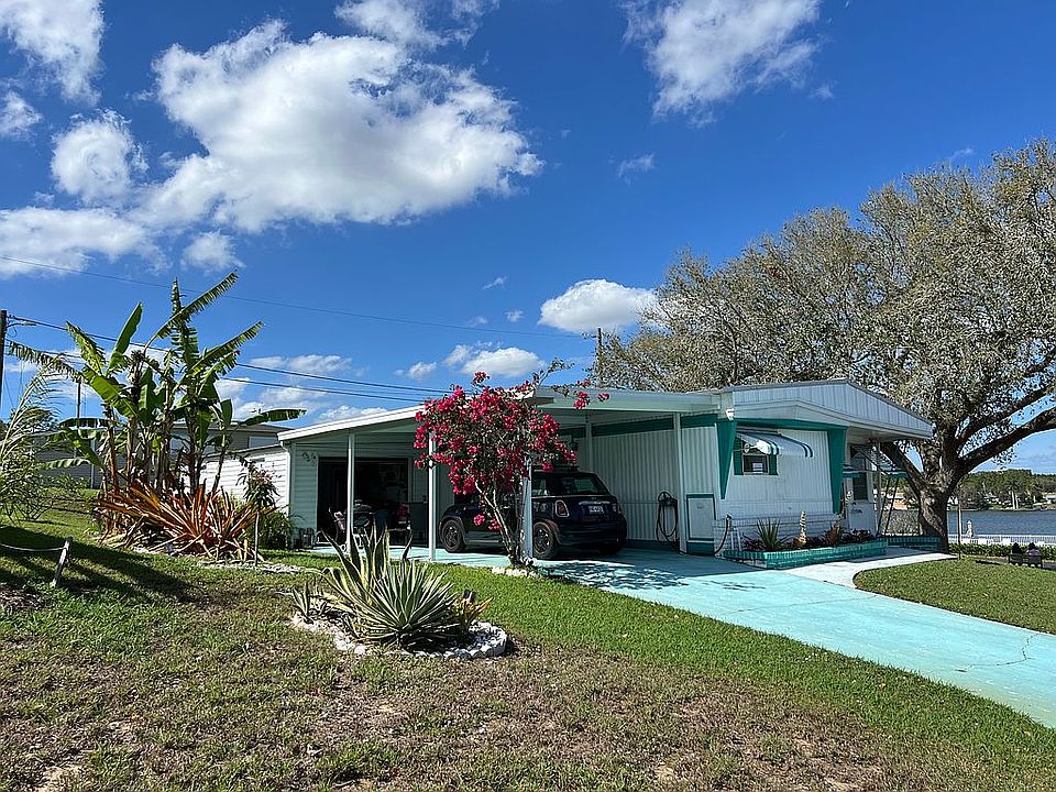 Corner lot - Beautiful views