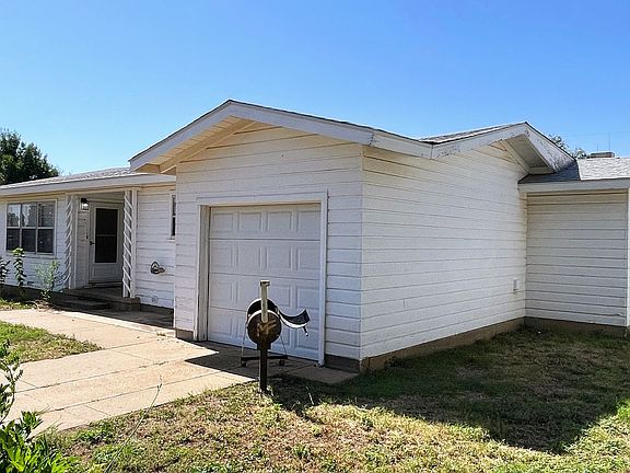 3rd image of 2800 37th St