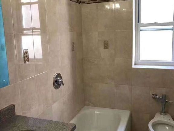 5th image of 141-15 Union Tpke #20
