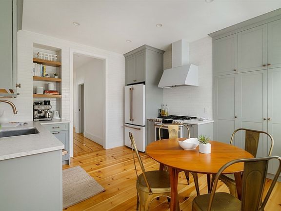 5th image of 165 Putnam Ave #B
