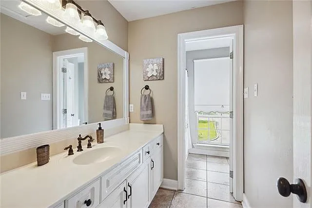 305 Charles Ct — Photo 15