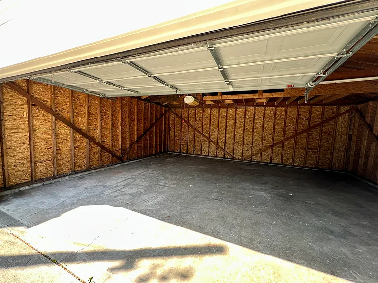 15264 Broadway Ave — Photo 7
