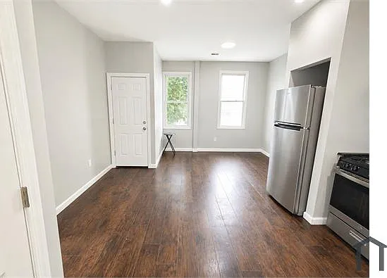 3 bed, $1,795 — Photo 4