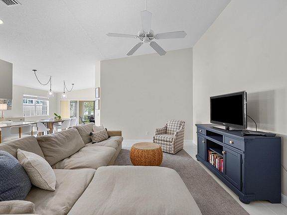 3rd image of 3136 Verdmont Ln
