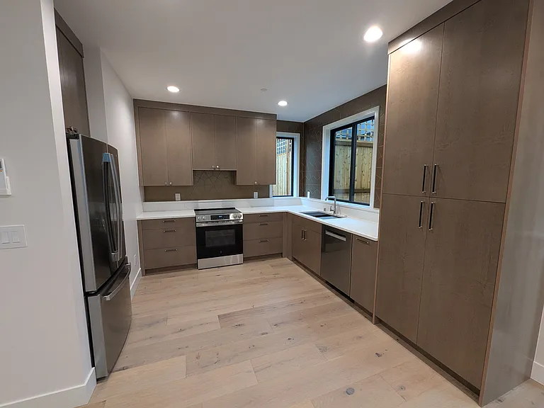3951 W Barrett Ln — Photo 4