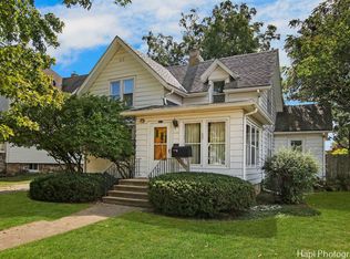 202 W Blackman St, Harvard, IL 60033