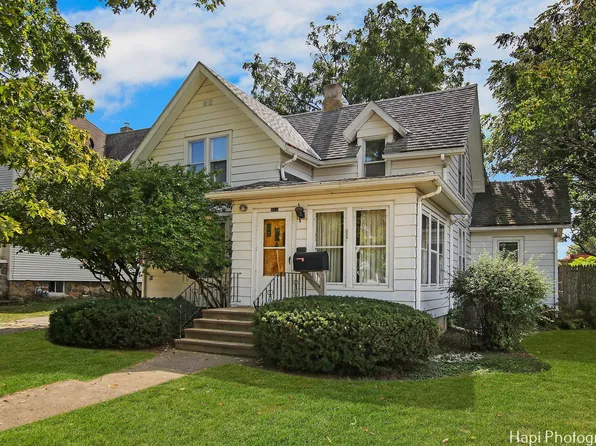 202 W Blackman St, Harvard, IL 60033