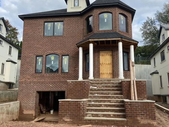 11 Torrice Loop, Staten Island, NY 10309