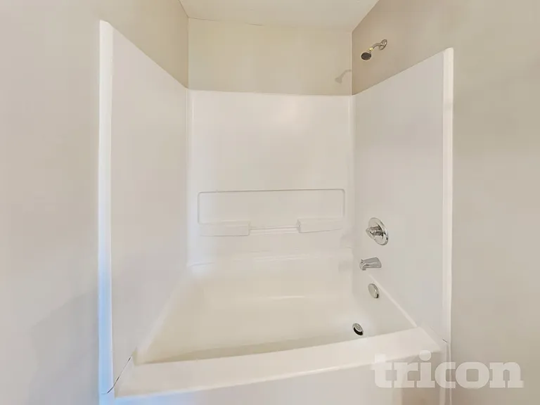 7916 Amadeus Dr — Photo 8