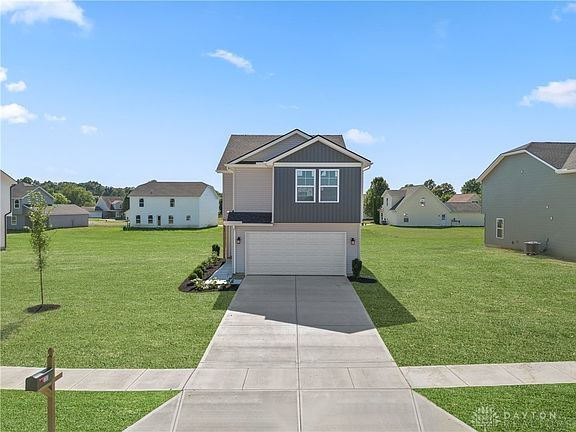 2nd image of 783 Oakdale Dr