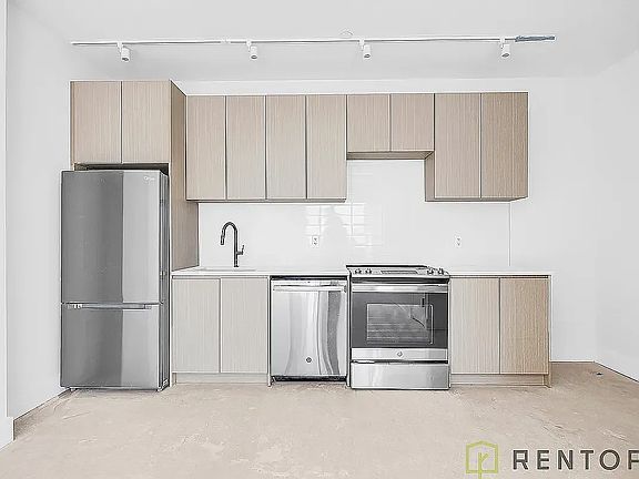 5th image of 1634 Flatbush Ave #404