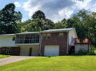 8365 Seemann Dr SW, Carrollton, OH 44615