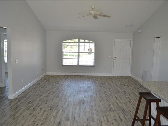 4th image of 306 11th Ave