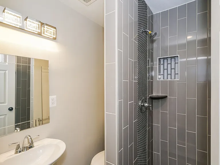 6805 Pepper St — Photo 5