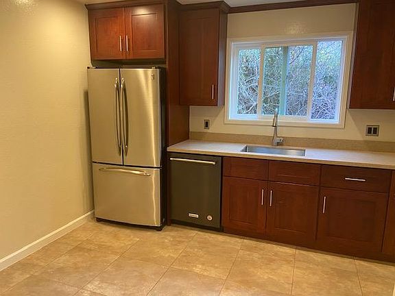 4th image of 1070 Grand Ave #13