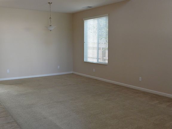 5th image of 3337 W Tyler Ave