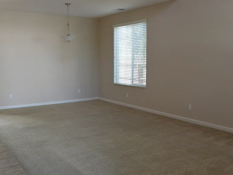 3337 W Tyler Ave — Photo 5