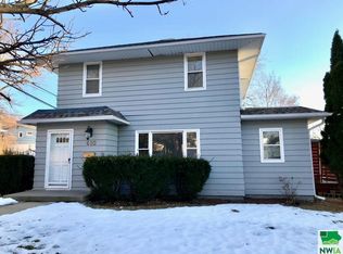 610 35th St, Sioux City, IA 51104