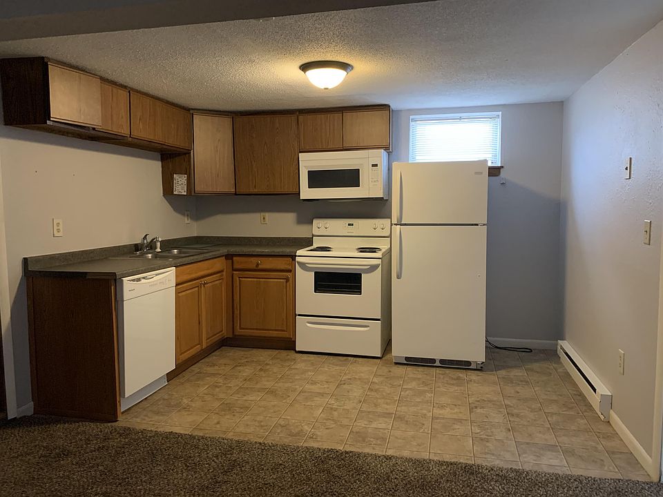 1st image of 1038 College St N APT 1