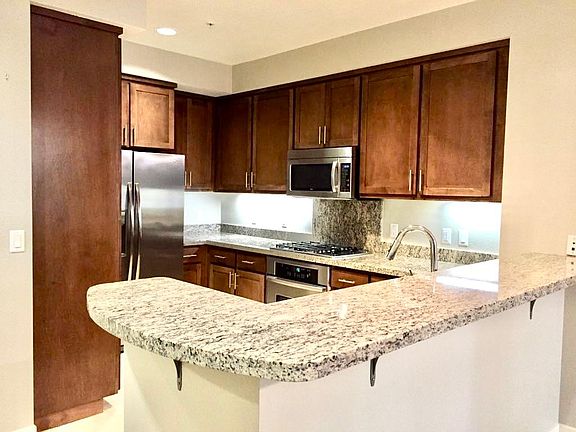 3rd image of 21301 Erwin St Unit 204