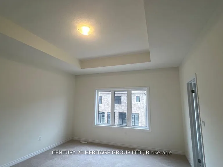 22 Blick Cres — Photo 10