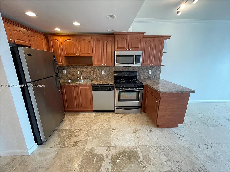 700 Biltmore Way #414 — Photo 22