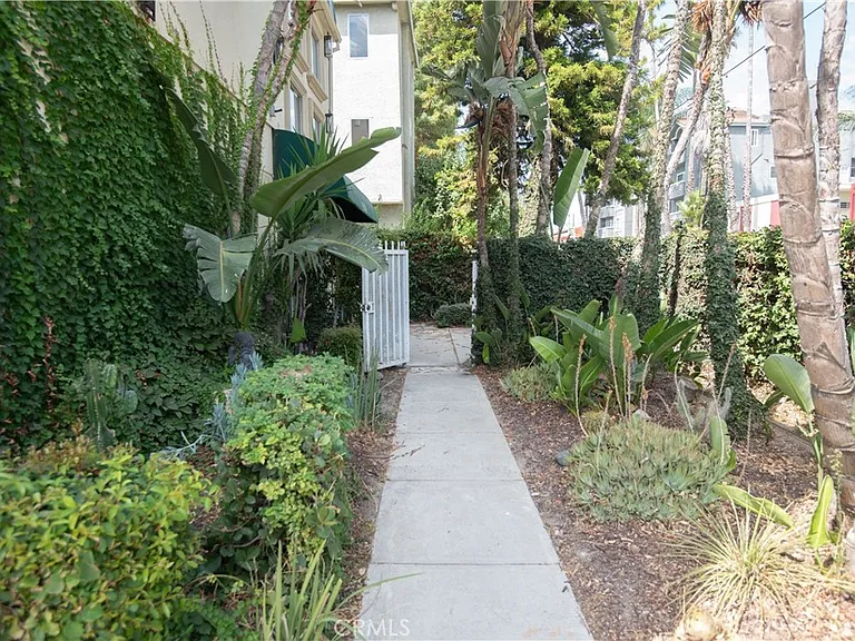 10900 Blix St #14 — Photo 7