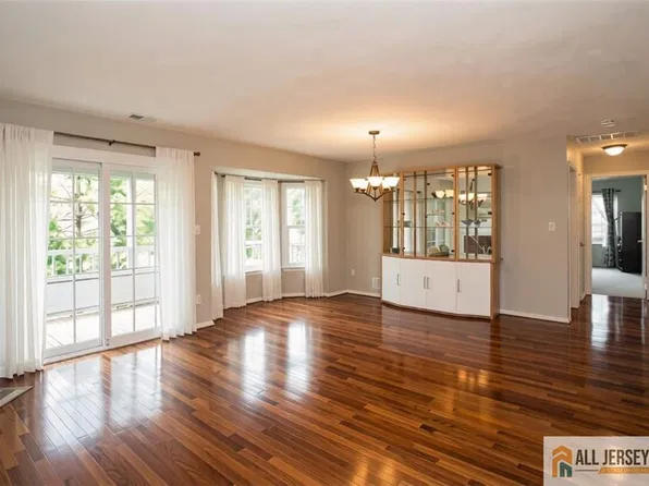 1207 Woodhaven Dr #0, Edison, NJ 08817
