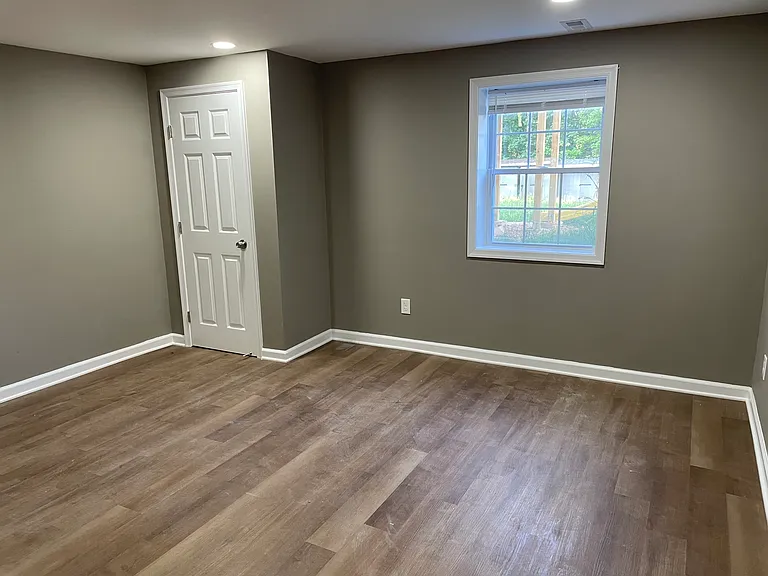 10134 Guilford Rd — Photo 9