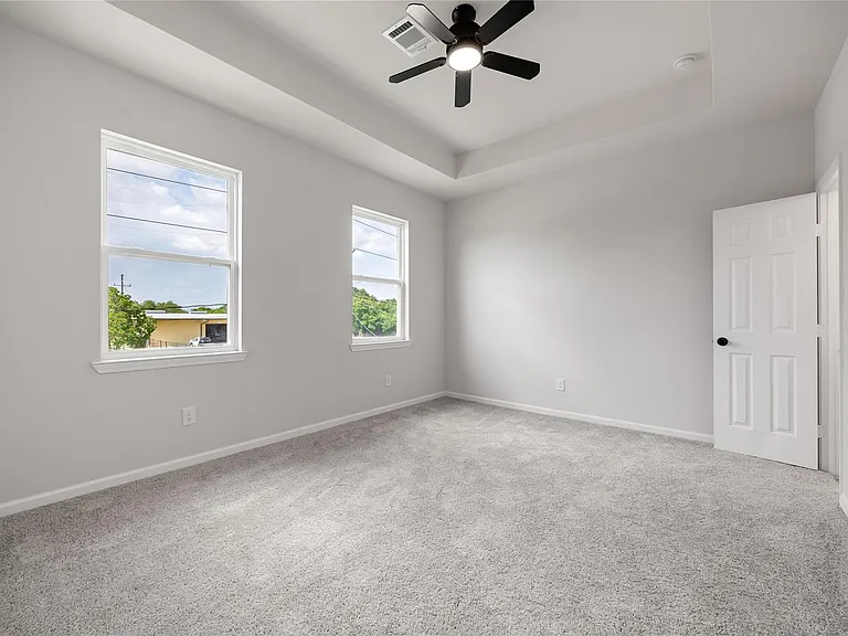 8 Donna Ct #B — Photo 21