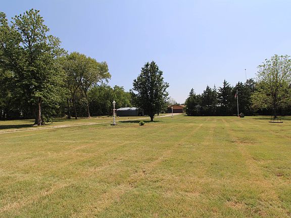 3rd image of 3221 SE 30th St
