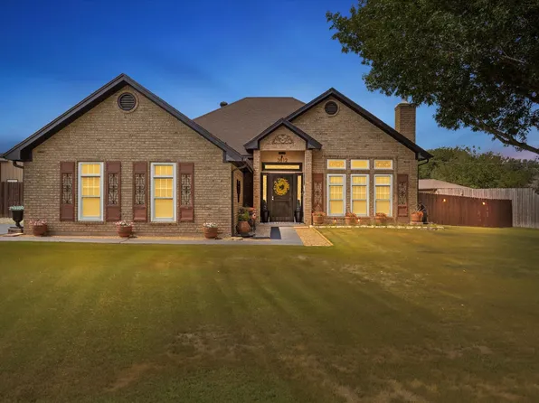 3812 Country Ln, Granbury, TX 76048