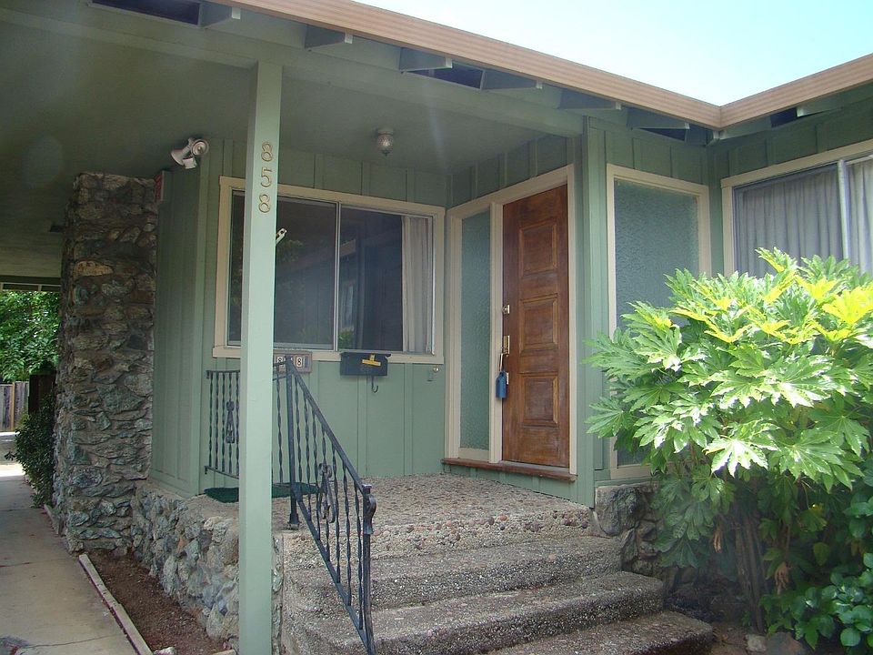 1st image of 858 Claremont Dr