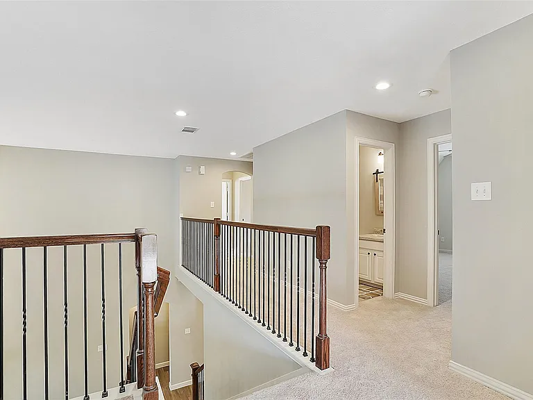 87 N Concord Valley Cir — Photo 38