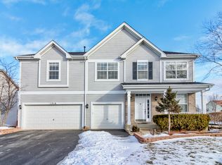 1516 S Fallbrook Dr, Round Lake, IL 60073