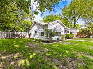 324 Ruth St, Grapevine, TX 76051