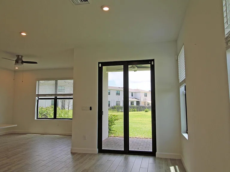 14247 SW Solange St — Photo 3