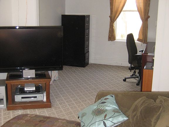 3rd image of 5818 381st Ave NW