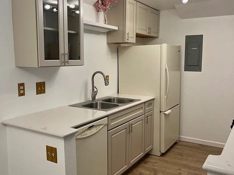 8555 Fairmount Dr #J107 — Photo 8