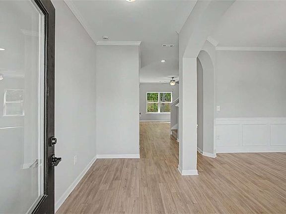 4th image of 176 Elivia Way